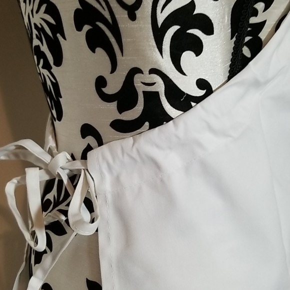 Mama Mia! From the Show UNISEX white & blue Apron. - Picture 7 of 8